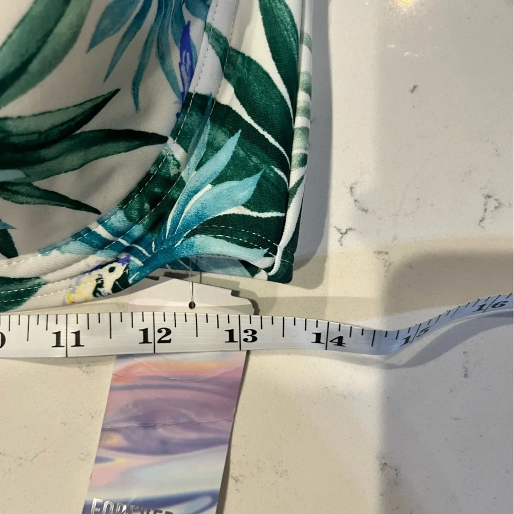 Forever 21 NWT white and‎ blue tropical swim suit bikini top size large NWT